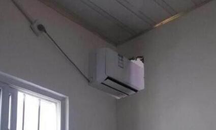 图示：一台空调能不能供两个房间？怎样实现一台空调供两个房间？